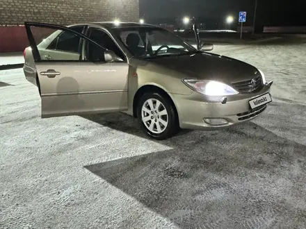 Toyota Camry 2004 года за 4 500 000 тг. в Актобе – фото 21