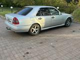 Mercedes-Benz C 200 1994 годаfor2 000 000 тг. в Щучинск – фото 5