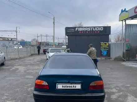 Toyota Avensis 1998 года за 1 500 000 тг. в Тараз – фото 2