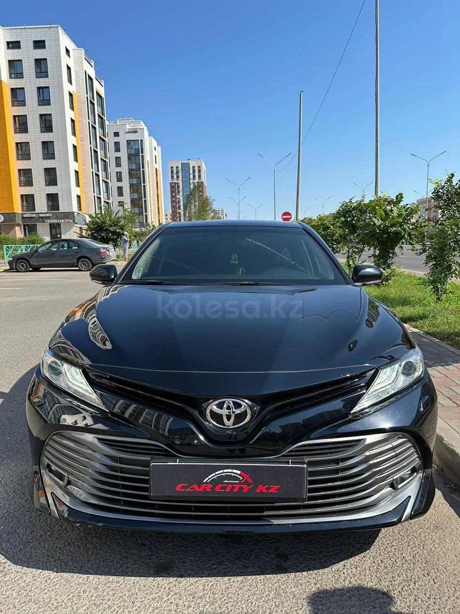 Toyota Camry 2019 г.