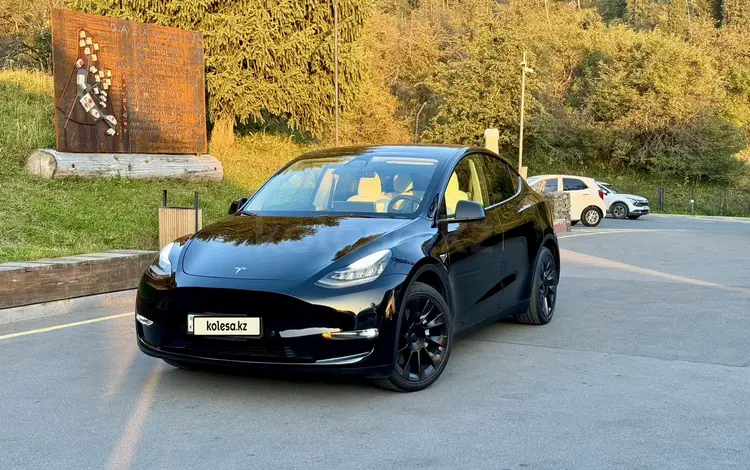 Tesla Model Y 2022 годаfor17 500 000 тг. в Алматы