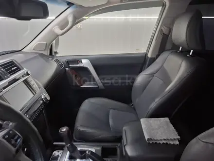 Toyota Land Cruiser Prado 2017 года за 26 166 000 тг. в Актау – фото 10
