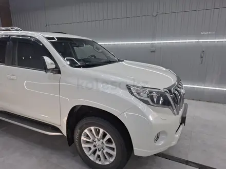 Toyota Land Cruiser Prado 2017 года за 26 166 000 тг. в Актау – фото 3