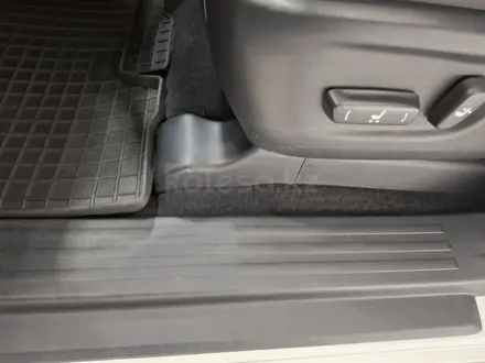 Toyota Land Cruiser Prado 2017 года за 26 166 000 тг. в Актау – фото 7