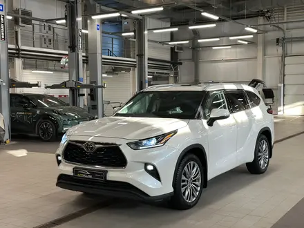 Toyota Highlander 2020 года за 26 990 000 тг. в Астана