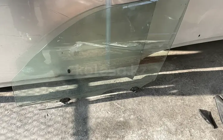 Стекла на двериToyota Land Cruiser Prado 120 за 10 000 тг. в Алматы