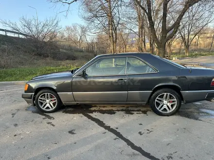 Mercedes-Benz E 300 1991 года за 1 700 000 тг. в Алматы