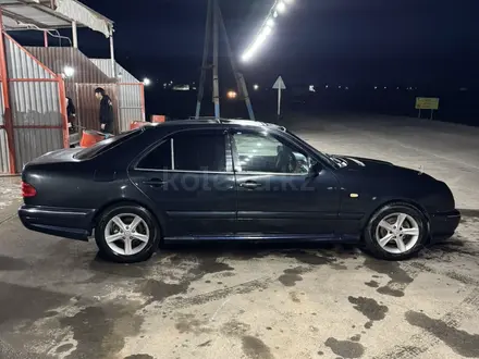 Mercedes-Benz E 230 1997 года за 1 700 000 тг. в Тараз – фото 5