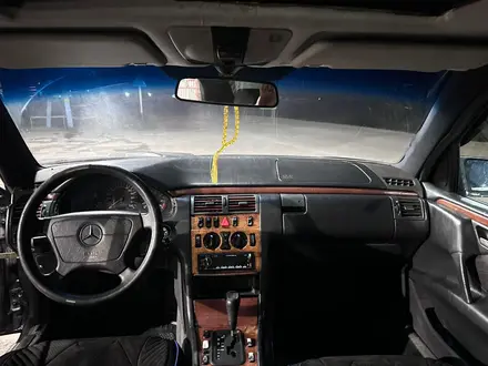 Mercedes-Benz E 230 1997 года за 1 700 000 тг. в Тараз – фото 7