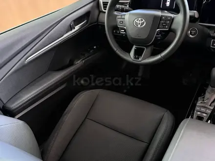 Toyota Camry Luxe 2026 года за 26 190 000 тг. в Караганда – фото 17