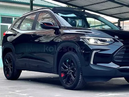 Chevrolet Tracker 2023 года за 6 550 000 тг. в Караганда – фото 3