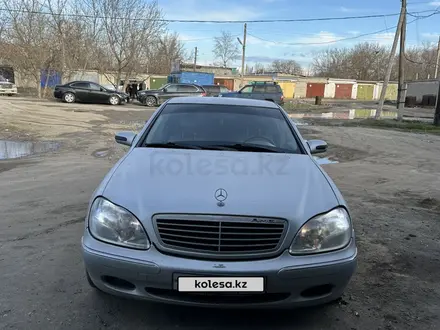 Mercedes-Benz S 320 2000 года за 2 400 000 тг. в Актобе – фото 3