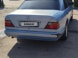 Mercedes-Benz E 200 1993 годаүшін1 450 000 тг. в Алматы – фото 5