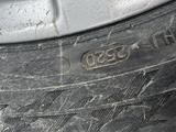 Зимние шины с дисками 225/65 R17 hakkapeliitta 9 за 300 000 тг. в Караганда – фото 5