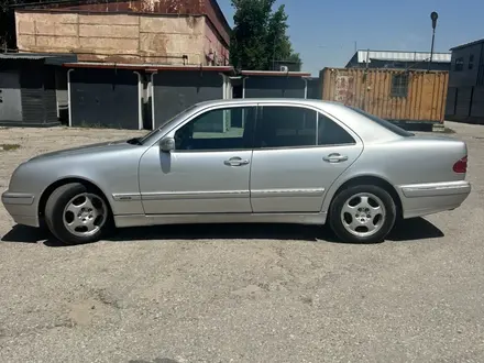 Mercedes-Benz E 320 1999 года за 4 000 000 тг. в Алматы – фото 2