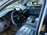 Volkswagen Touareg 2004 годаүшін3 000 000 тг. в Алматы – фото 2
