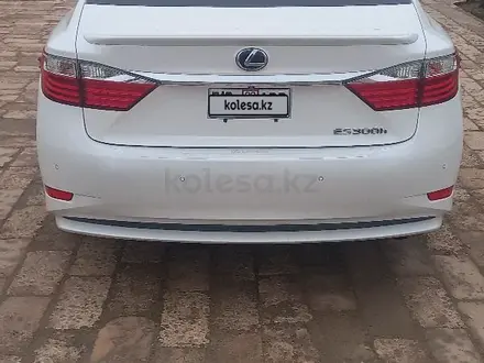 Lexus ES 300h 2015 годаүшін9 200 000 тг. в Актау – фото 3