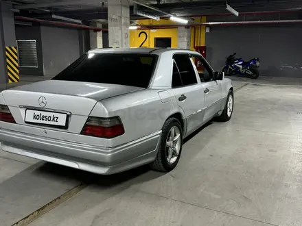 Mercedes-Benz E 280 1994 года за 2 900 000 тг. в Алматы – фото 4