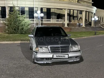 Mercedes-Benz C 180 1995 года за 1 200 000 тг. в Атырау