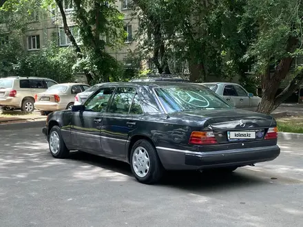 Mercedes-Benz E 230 1990 года за 2 150 000 тг. в Алматы – фото 5