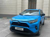 Toyota RAV4 2020 года за 14 300 000 тг. в Шымкент