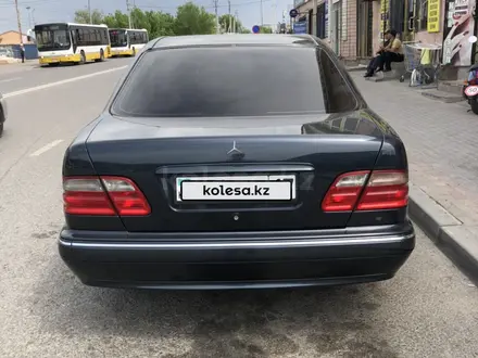 Mercedes-Benz E 200 2001 года за 2 500 000 тг. в Шымкент – фото 4