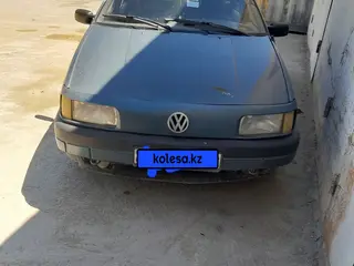 Volkswagen Passat, 1990