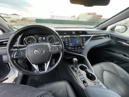 Toyota Camry 2018 года за 14 900 000 тг. в Актау – фото 18