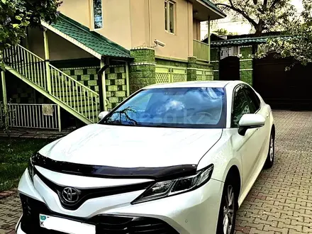 Toyota Camry 2018 года за 11 750 000 тг. в Алматы – фото 4