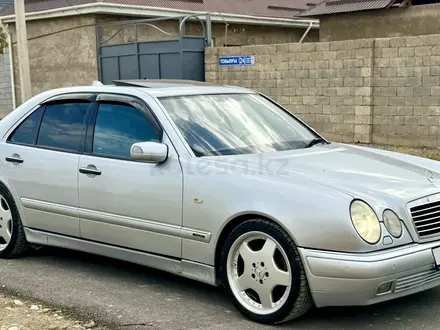 Mercedes-Benz E 320 1998 года за 4 200 000 тг. в Шымкент – фото 3