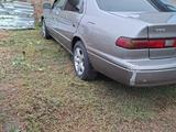 Toyota Camry 1999 года за 2 850 000 тг. в Мерке – фото 4