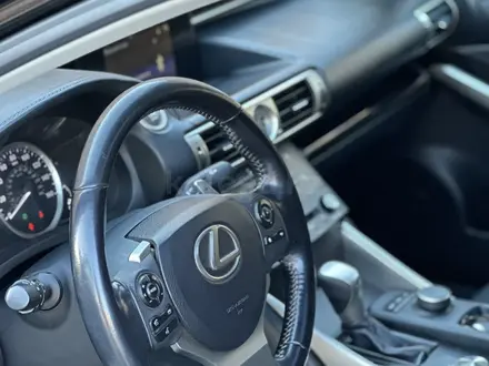 Lexus IS 250 2015 года за 10 750 000 тг. в Актобе – фото 5