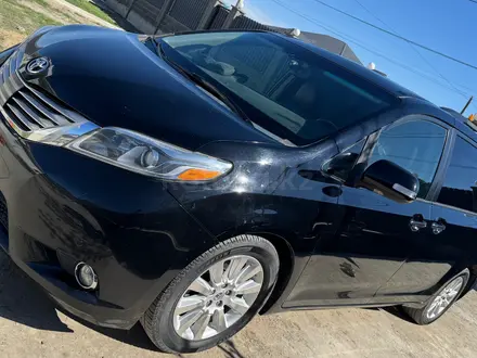 Toyota Sienna 2014 года за 8 700 000 тг. в Атырау