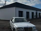 Mercedes-Benz E 220 1994 года за 1 300 000 тг. в Астана