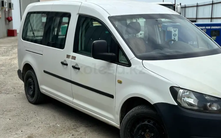 Volkswagen  Caddy Combi Max 2014 года за 5 000 000 тг. в Атырау