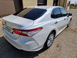 Toyota Camry 2021 года за 18 500 000 тг. в Атырау – фото 4