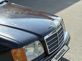 Mercedes-Benz E 200 1993 года за 1 700 000 тг. в Павлодар – фото 2
