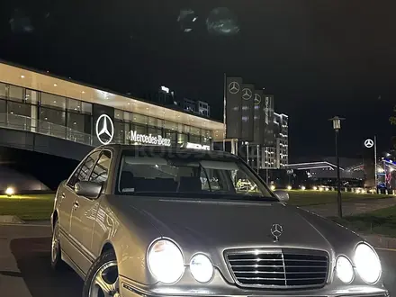 Mercedes-Benz E 320 2001 года за 7 500 000 тг. в Астана – фото 10