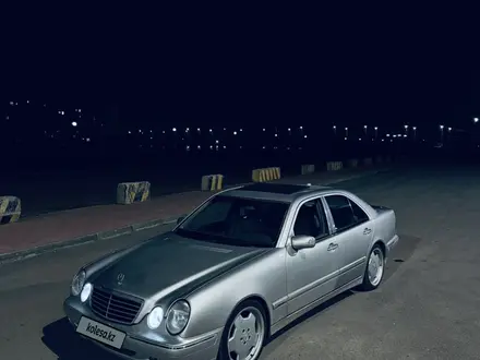 Mercedes-Benz E 320 2001 года за 7 500 000 тг. в Астана – фото 5