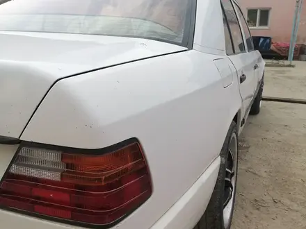 Mercedes-Benz E 200 1988 года за 1 100 000 тг. в Бауыржана Момышулы – фото 5