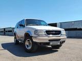 Ford Explorer 2000 года за 5 500 000 тг. в Астана – фото 2
