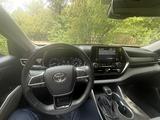 Toyota Highlander 2020 года за 19 000 000 тг. в Караганда