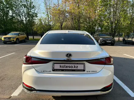 Lexus ES 250 2018 годаүшін21 700 000 тг. в Алматы – фото 4