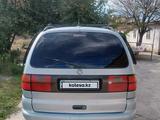 Volkswagen Sharan 1998 года за 1 750 000 тг. в Туркестан – фото 2