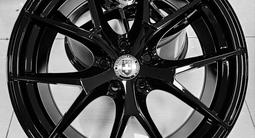 НОВЫЕ! HRE P101 19 5x114.3 8.5JJ ET35 DIA73.1 GLOSS BLACK. за 470 000 тг. в Астана – фото 2