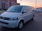 Volkswagen Multivan 2014 года за 19 800 000 тг. в Степногорск