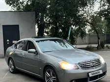 Infiniti m35, 2005