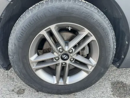 Hyundai Santa Fe 2017 года за 6 500 000 тг. в Актау – фото 13