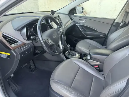 Hyundai Santa Fe 2017 года за 6 500 000 тг. в Актау – фото 7