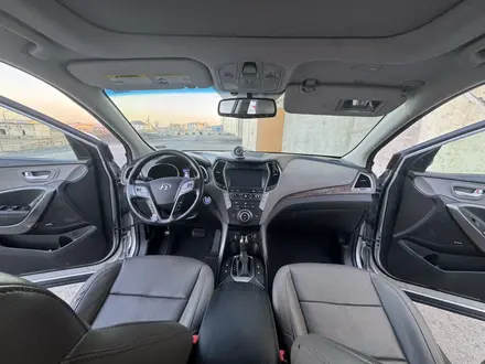 Hyundai Santa Fe 2017 года за 6 500 000 тг. в Актау – фото 5
